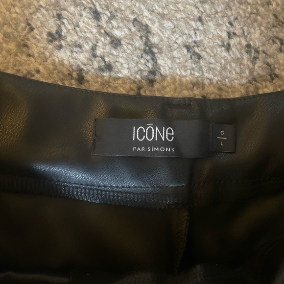 Icône
Vegan-leather pleated wide-leg pant women’s size large (like new) - Picture 5 of 9